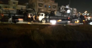 الدفع بـ 3 سيارات لشفط مياه كسر الماسورة بمدينة نصر وسط تمركز رجال المرور 