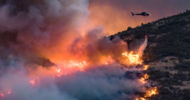 إخلاء متنزهين فى ولاية كاليفورنيا بعد حريق غابات التهم 40 فدانا من الحشائش 