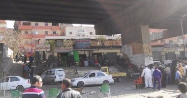 بالصور.. إصابة مواطنين بعد سقوط أجزاء من كوبرى الملك خالد بمنشية ناصر