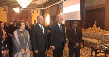سفير صربيا بالقاهرة يمنح أبو الغيط وسام العلم الصربى من الدرجة الأولى