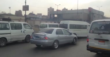 النشرة المرورية.. تباطؤ حركة السيارات بمحاور القاهرة والجيزة