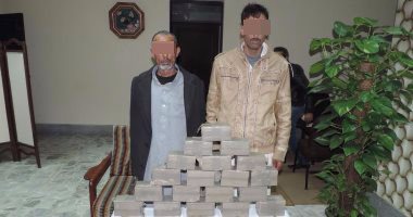 القبض على تاجرى مخدرات بحيازتهما 240 طربة حشيش فى الإسكندرية 