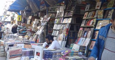 بالفيديو والصور ..شارع النبى دانيال بالإسكندرية تاريخ يسطره باعة الكتب القديمة