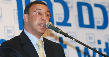 موقع إسرائيلى: وزير فلسطينى سابق يقبل بدولة فلسطينية منزوعة السلاح