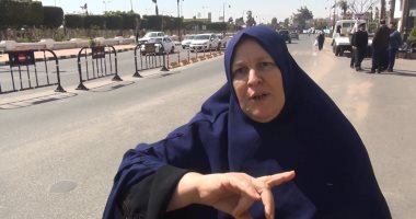 بالفيديو.. سيدة بالسويس: المحافظ حطنى فى البوكس.. واللواء أحمد حامد: لم أسئ لأحد