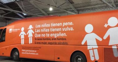 شعار على الحافلات حول الأطفال المتحولين جنسيا يثير الجدل فى إسبانيا