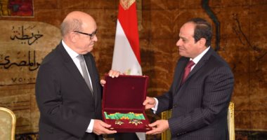 السيسى يؤكد تميز العلاقات المصرية مع فرنسا خاصة فى المجال العسكرى