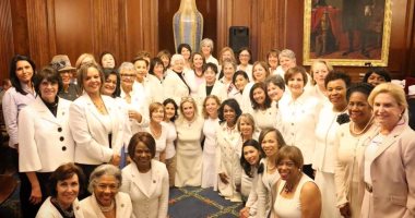 احتجاج نساء الحزب الديمقراطى بإرتداء"الأبيض" أثناء خطاب ترامب بالكونجرس