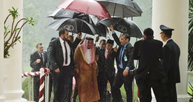 بالصور.. هطول الأمطار فى إندونيسيا خلال زيارة الملك سلمان