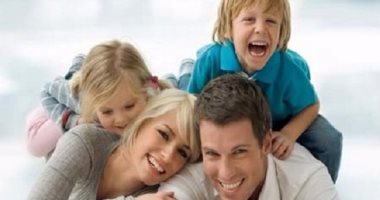 5 أساليب مختلفة هتساعد طفلك فى استيعاب وجود زوج أم له
