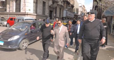 بالصور.. مدير أمن الإسكندرية يقود حملة مكبرة فى المنشية