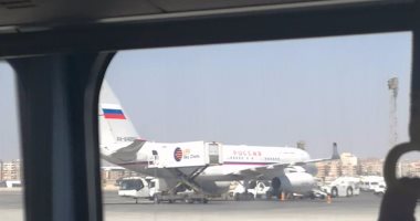 ننشر صور طائرة وفد مجلس الشيوخ الروسى قبل إقلاعها من مطار القاهرة لموسكو