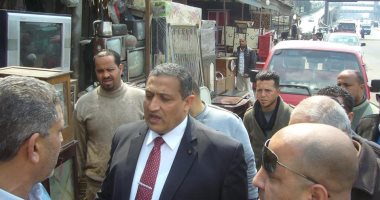 نائب محافظ القاهرة يبحث نقل باعة الخردة من شارع بور سعيد