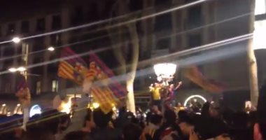 بالفيديو.. احتفالات صاخبة فى كتالونيا بعد تأهل برشلونة التاريخى