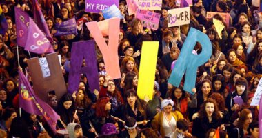 بالصور.. مسيرات نسائية حاشدة حول العالم فى "اليوم العالمى للمرأة"