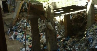 بالصور.. شكوى من تراكم القمامة بشارع "زكريا بك" فى الإسكندرية