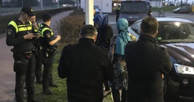 بالفيديو والصور.. احتجاز وزير الأسرة التركية فى روتردام الهولندية