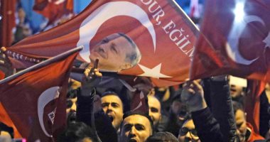 أردوغان يواصل هجومه على هولندا ويحمّلها مسؤولية "مذبحة سربرنيتشا" 