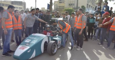 جامعة المنصورة تعرض سيارة السباق الفورميلا لطلاب كلية الهندسة