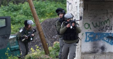 قوات الاحتلال تشن حملة مداهمات بمخيمات الفلسطينيين فى الضفة وتعتقل 7أشخاص