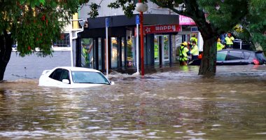 الأمطار تهدد الغرب الأوسط الأمريكى والفيضانات تجبر المئات على النزوح 