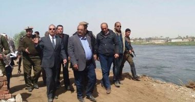 بالصور.. مدير أمن بنى سويف يقود حملة لإزالة التعديات على نهر النيل