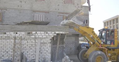 محافظ الإسكندرية يأمر بالقضاء على البناء المخالف بالثغر وشن حملات إزالة موسعة