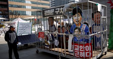 لليوم الرابع..بالصور..مظاهرات تأييد ومعارضة لرئيسة كوريا الجنوبية المعزولة