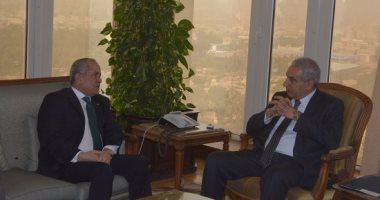 وزير التجارة يبحث مع السفير الأردنى تسهيل دخول الصادرات الزراعية المصرية