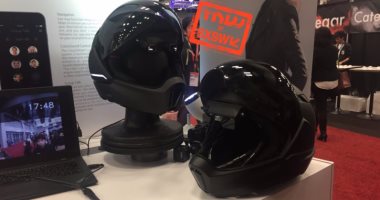 Cross Helmet خوذة ذكية جديدة مزودة بمكبرات صوت وكاميرا للرؤية الخلفية