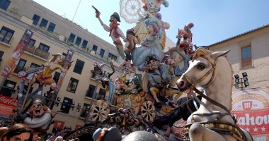 بالصور.. مجسمات ورقية لميركل وترامب وميسى فى مهرجان "فاياس" بإسبانيا