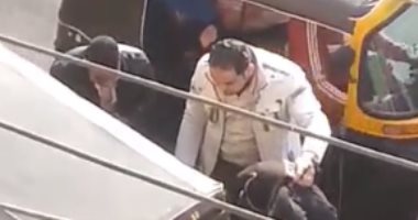 بالفيديو.. ضابط شرطة ينقذ سائق توك توك من 3 بلطجية بالدقهلية