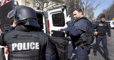 اعتقال 5 أشخاص ومصادرة أسلحة فى عملية لمكافحة الإرهاب فى فرنسا