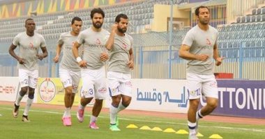 الإسماعيلى يختار 21 لاعبًا لمواجهة إنبى.. استبعاد متولى والمحمدى يعود
