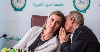 بالصور.. حوارات جانبية بين أبو الغيط و"موجرينى" خلال اجتماع ليبيا
