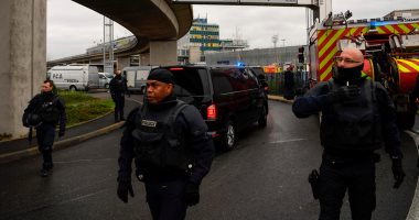 الشرطة الفرنسية تكشف عن هوية مهاجم مطار أورلى وتعتقل مشتبه به أخر