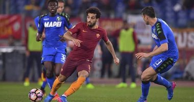 "الكوريرى" الإيطالية تختار محمد صلاح أفضل لاعبى روما أمام ساسولو
