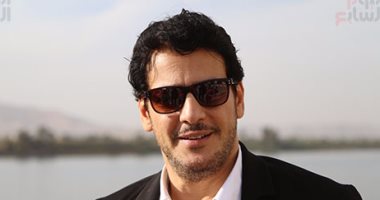 خالد أبو النجا يشاهد فيلم LES PETITS CHATS اليوم بحضور عزت أبو عوف