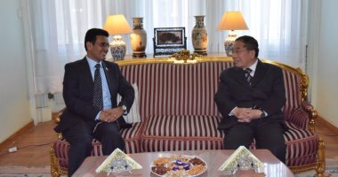السفير اليمنى بالقاهرة يلتقى نظيره الصينى لتسهيل الحصول على تأشيرات الصين
