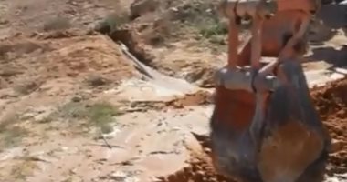 بالفيديو.. إزالة 7 حالات تعدٍ على خط مياه الشرب المغذى لمحافظة مطروح