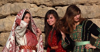 تاريخ الموضة.. بالصور 5 أنواع للزى الفلسطينى تحكى أوجاع المرأة الفلسطينية