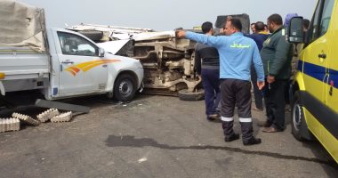 إصابة 5 أشخاص فى تصادم سيارتين بطريق المحلة كفر الشيخ