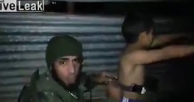 بالفيديو.. إحباط تفجير إرهابى بنزع حزام ناسف وضعه داعش حول خصر طفل بالعراق