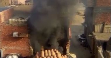 مواطن يشكو من أدخنة مصانع الفخار فى المنوفية