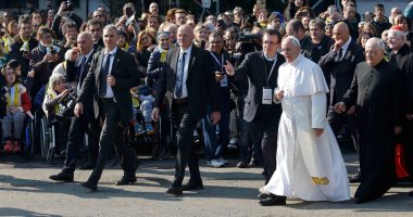 بابا الفاتيكان يصل إلى ميلانو لزيارة أكبر إبرشية فى العالم