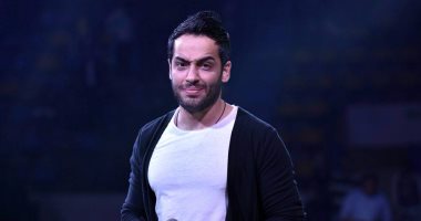 بالفيديو..رامى جمال يغنى مع جمهوره "يا بلادى" فى الصالة المغطاة