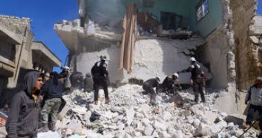 سوريون: داعش يستهدف الفارين والضربات الجوية تقتل المدنيين فى الرقة