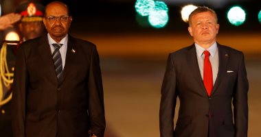 بالصور.. الرئيس السودانى يصل عمان للمشاركة فى القمة العربية