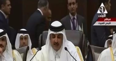 بالفيديو..السيسي يغادر الجلسة الافتتاحية للقمة العربية أثناء كلمة أمير قطر