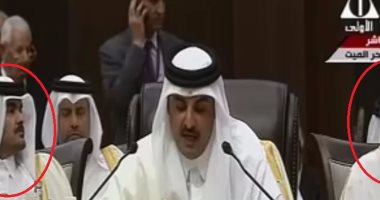 شاهد رد فعل وفد قطر أثناء مغادرة السيسي القمة العربية خلال كلمة تميم